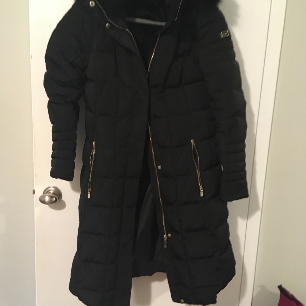 Calvin Klein winter coat. Like new condition.